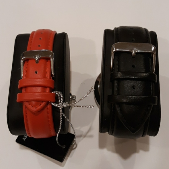 DISNEY His & Hers Box Set Mickey Leather Watches - Picture 4 of 8